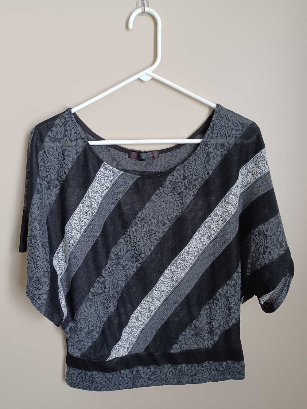 Women's Size Large Black White Gray Heart Soul Polyester Rayon Cotton Shirt Top